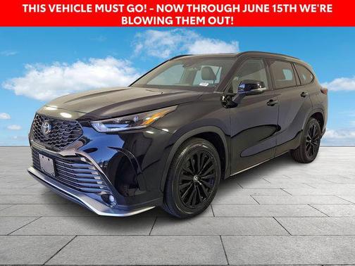 Midnight Black Metallic 2023 Toyota Highlander XSE