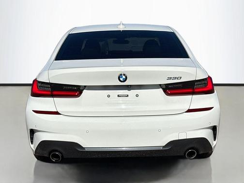 2021 BMW 330 i