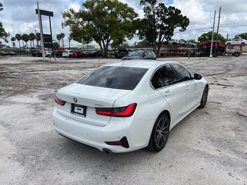 2021 BMW 330 i