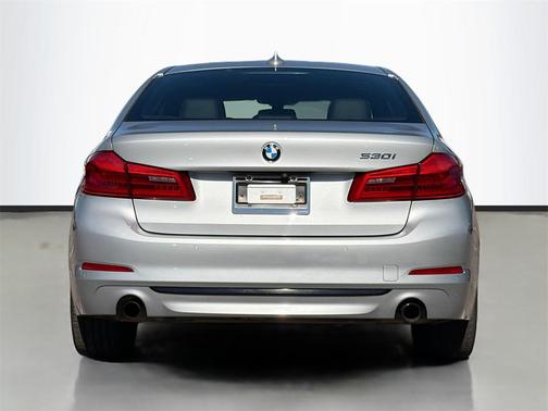 2019 BMW 530 i