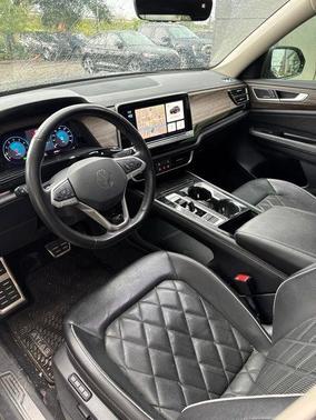 Platinum Gray Metallic 2024 Volkswagen Atlas 2.0T SEL Premium R-Line