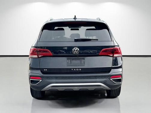 Deep Black Pearl Effect 2022 Volkswagen Taos 1.5T SE