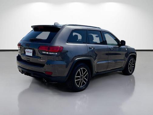 Granite Crystal Clearcoat Metallic 2021 Jeep Grand Cherokee Trailhawk