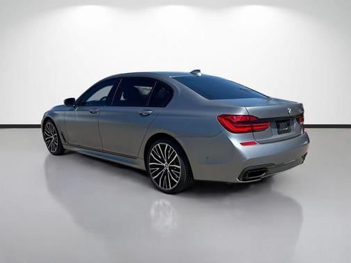 2018 BMW 750 i