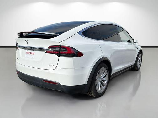 Pearl White Multi 2018 Tesla Model X 75D