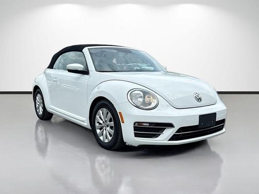 Pure White w/ Black Top 2019 Volkswagen Beetle 2.0T S