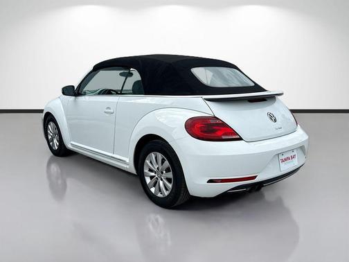 Pure White w/ Black Top 2019 Volkswagen Beetle 2.0T S
