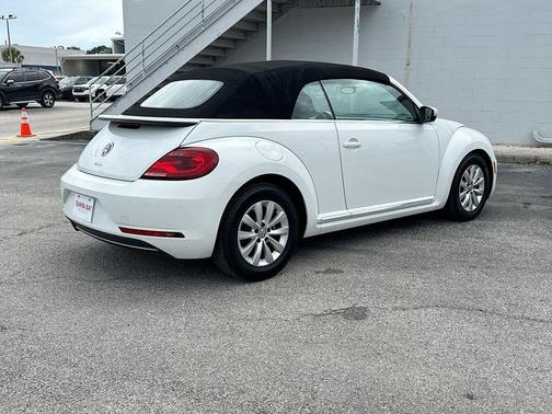 Pure White w/ Black Top 2019 Volkswagen Beetle 2.0T S