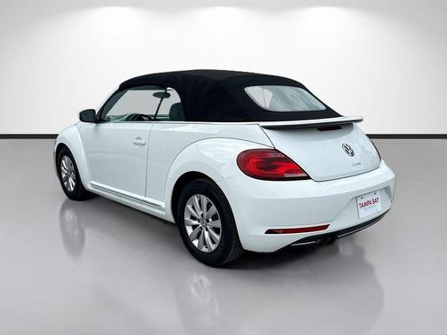 Pure White w/ Black Top 2019 Volkswagen Beetle 2.0T S