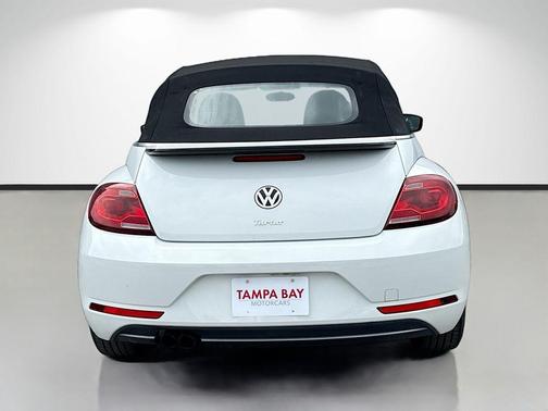 Pure White w/ Black Top 2019 Volkswagen Beetle 2.0T S