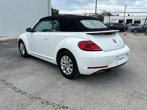 Pure White w/ Black Top 2019 Volkswagen Beetle 2.0T S