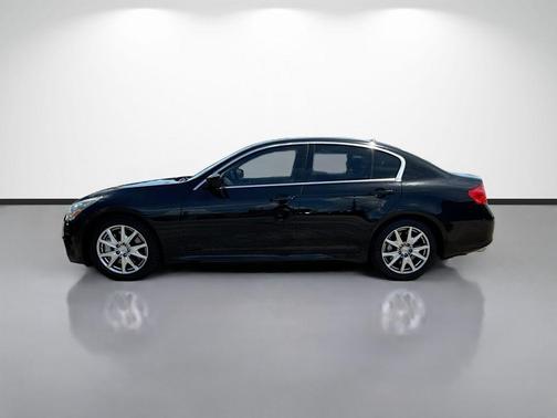 Black Obsidian 2011 INFINITI G37 Journey