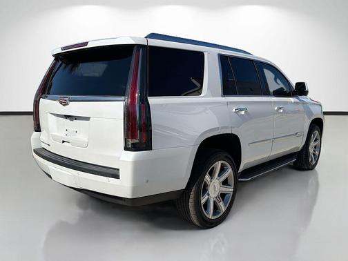 Crystal White Tri-Coat 2020 Cadillac Escalade Luxury