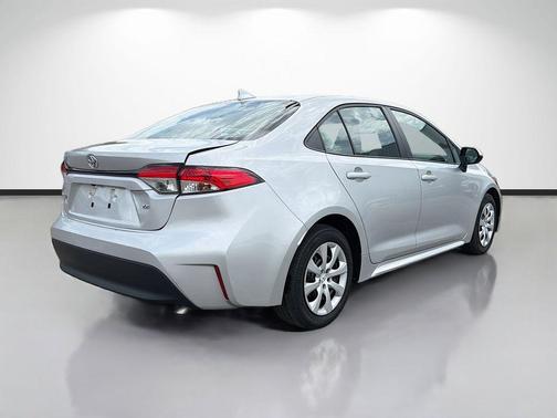 Classic Silver Metallic 2024 Toyota Corolla LE