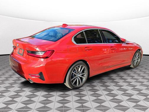 Melbourne Red Metallic 2020 BMW 330 i