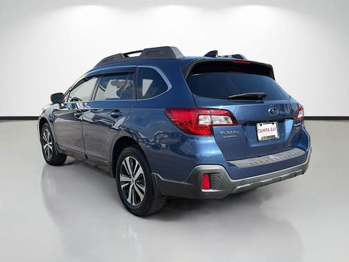 Abyss Blue Pearl 2019 Subaru Outback 3.6R Limited