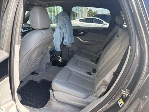 Samurai Gray Metallic 2019 Audi Q7 55 Premium Plus