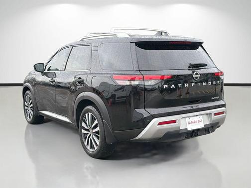 Black 2022 Nissan Pathfinder Platinum