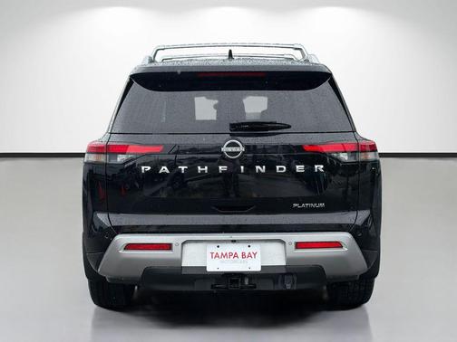 Black 2022 Nissan Pathfinder Platinum