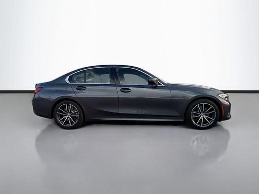 2019 BMW 330 i