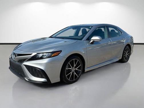 Celestial Silver Metallic 2023 Toyota Camry SE