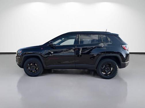 Diamond Black 2023 Jeep Compass Trailhawk