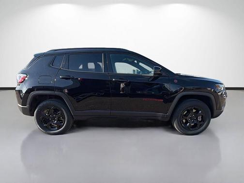 Diamond Black 2023 Jeep Compass Trailhawk