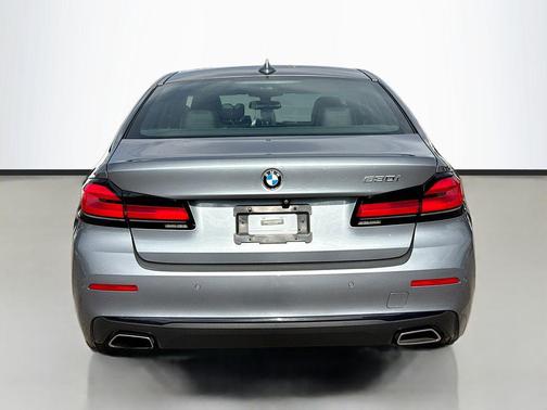 2021 BMW 530 i