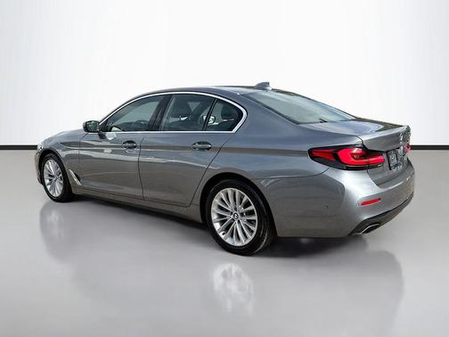 2021 BMW 530 i
