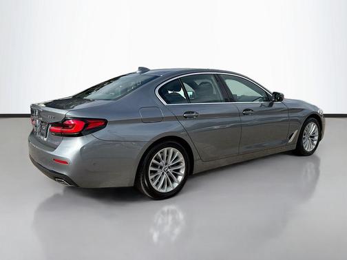 2021 BMW 530 i