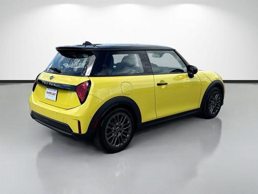 Yellow 2025 MINI Hardtop SIGNATURE PLUS