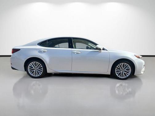 2017 Lexus ES 350 Base