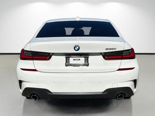 2019 BMW 330 i