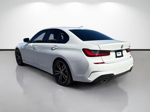 2019 BMW 330 i