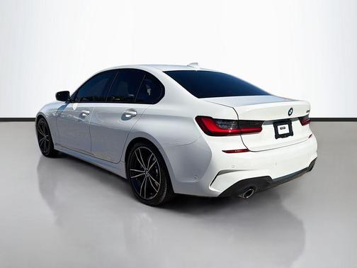 2019 BMW 330 i