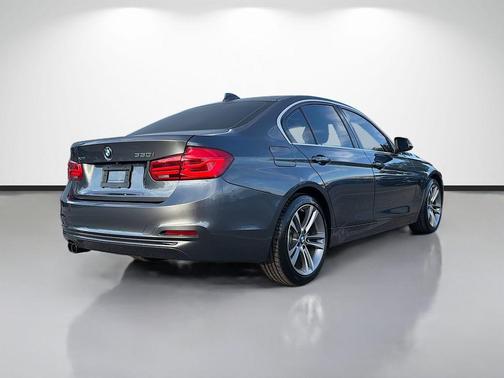 2018 BMW 330 i xDrive