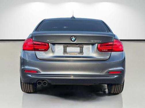 2018 BMW 330 i xDrive