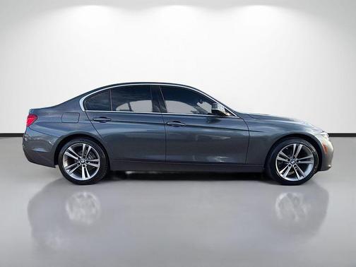 2018 BMW 330 i xDrive