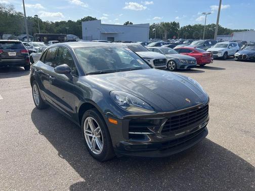 Volcano Grey Metallic 2019 Porsche Macan Base