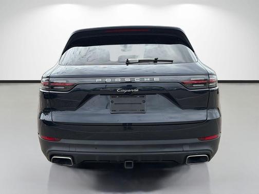 2022 Porsche Cayenne Base