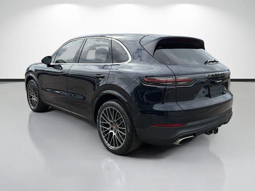 2022 Porsche Cayenne Base