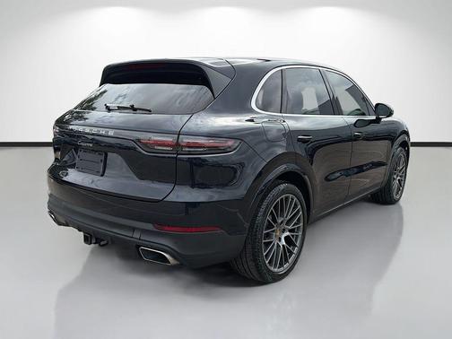 2022 Porsche Cayenne Base