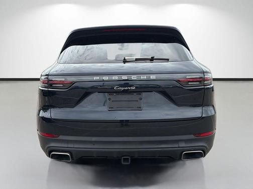 2022 Porsche Cayenne Base