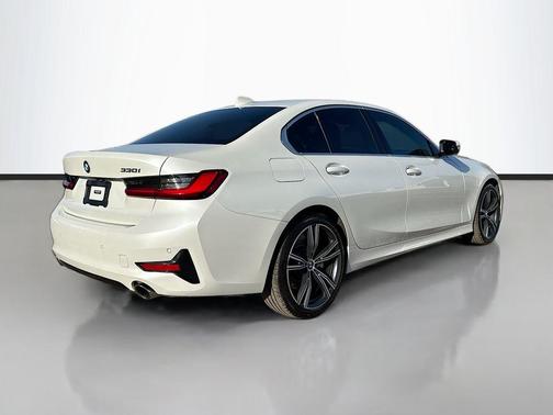 2021 BMW 330 i