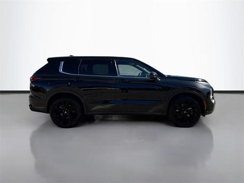 2023 Mitsubishi Outlander SE Black Edition