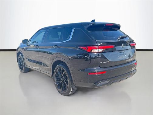 2023 Mitsubishi Outlander SE Black Edition
