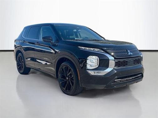 2023 Mitsubishi Outlander SE Black Edition