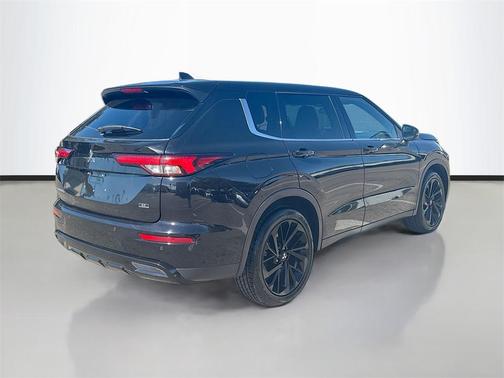 2023 Mitsubishi Outlander SE Black Edition