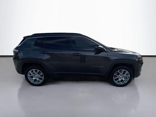 2023 Jeep Compass Latitude Lux