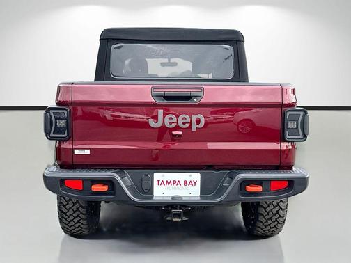 Snazzberry Pearlcoat 2022 Jeep Gladiator Mojave